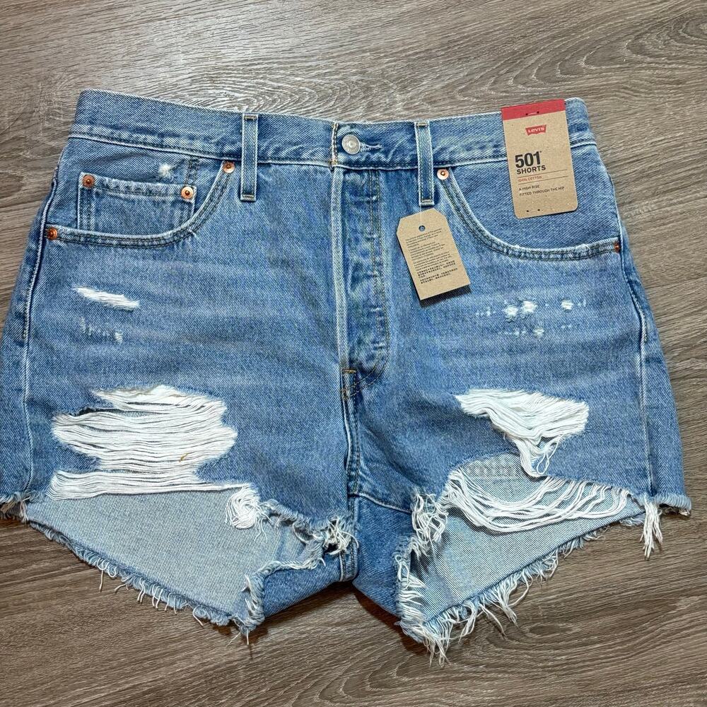 NWT Levi’s 501 Original High Rise Distressed Denim Shorts Size 32 - Picture 3 of 14